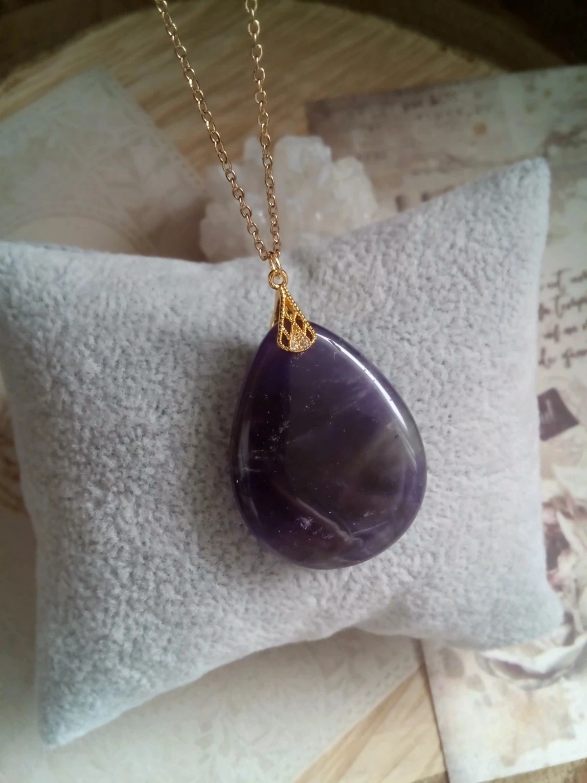 Collier réversible pierre d'améthyste avec main dorée vintage – photo 2